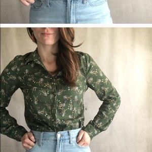 ISO MODCLOTH TWIST ON SIMPLE BEE BUTTON DOWN SMALL